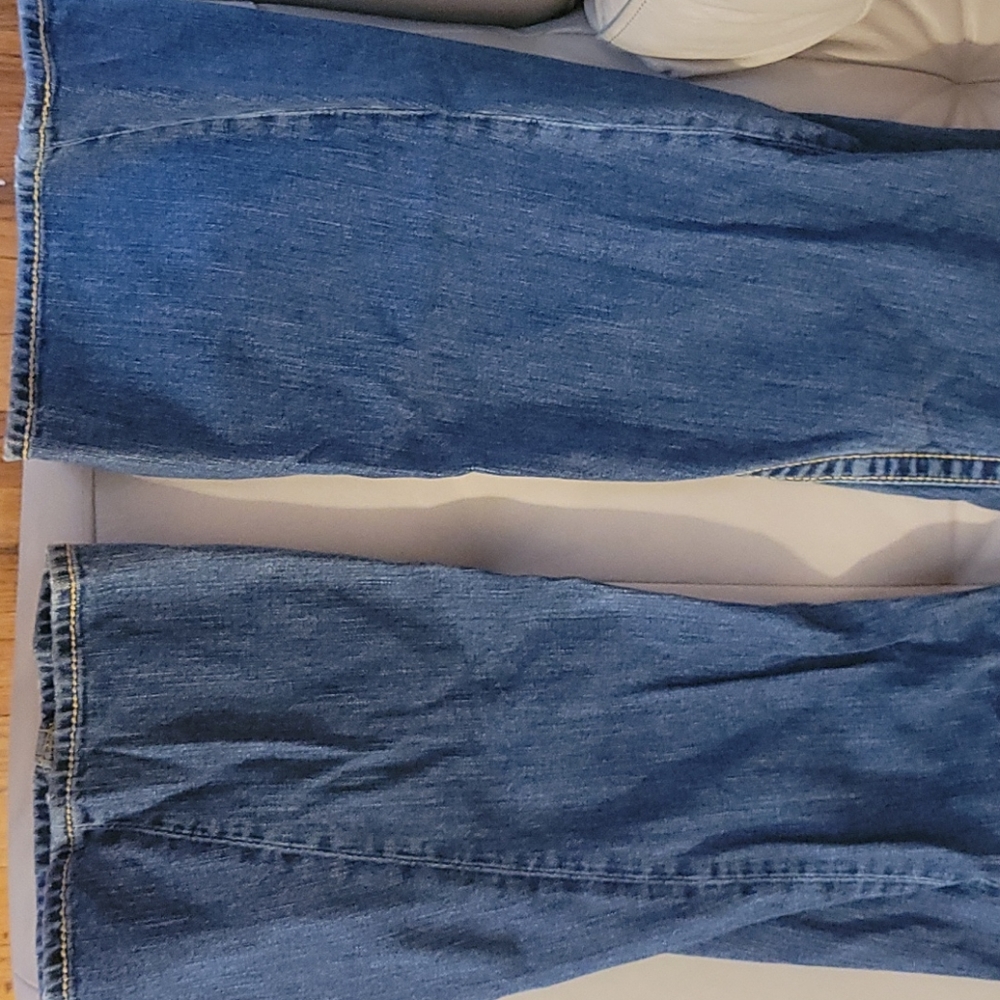 True Religion - Picture 2 of 6